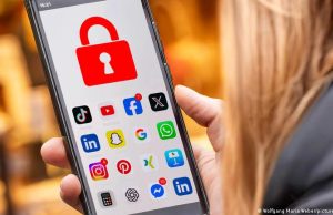 Франција чекор поблиску до забрана на социјалните медиуми за деца под 15 години